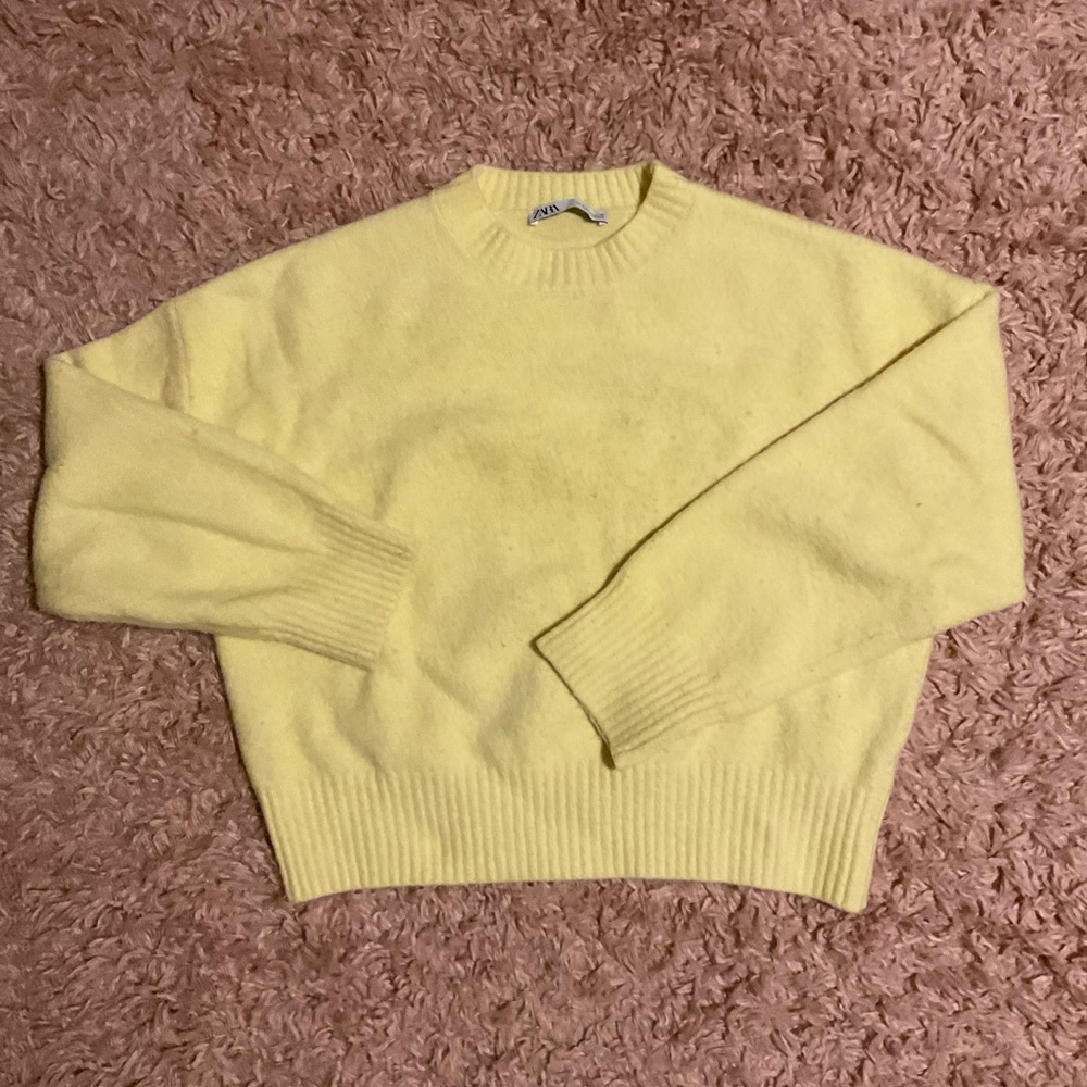 Hello! I am selling a sweater. It is fluffy and very comfortable.